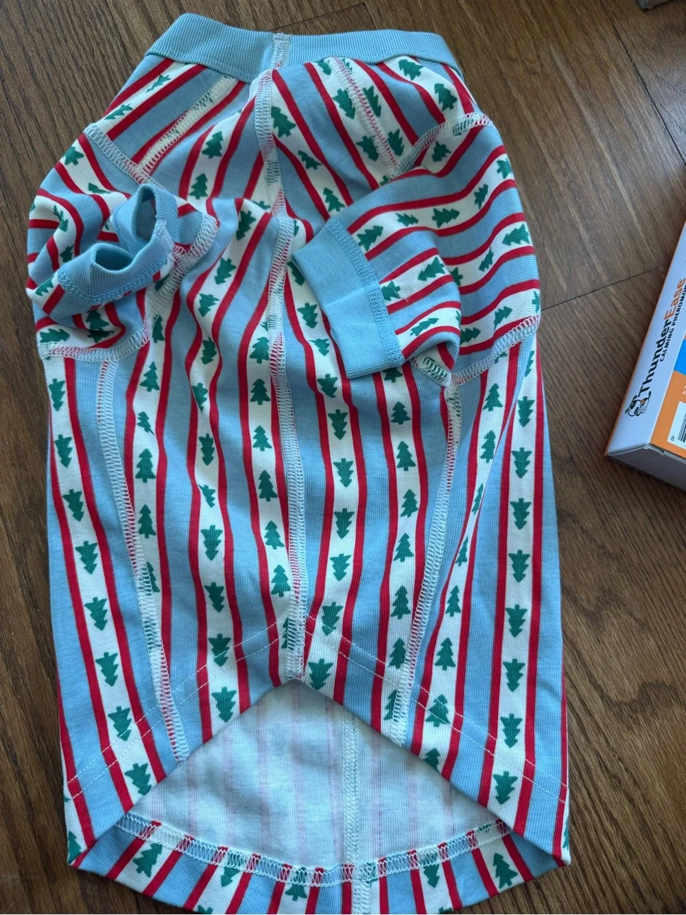 Hannah Andersson dog pajamas size medium - cute holiday / winter / Christmas